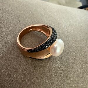 Honora Gold and Black Ring with Pearl and Pavé Stones